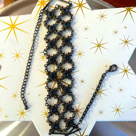 Dual Necklace & Bracelet - Picture 4 of 6